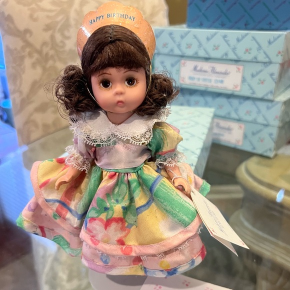 Madame Alexander Doll | “Happy Birthday” - Picture 4 of 4